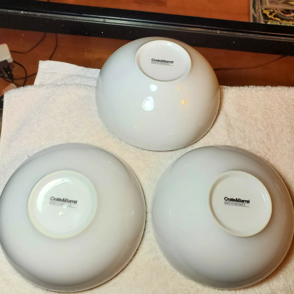 Crate&Barrel Classic White Soup/Cereal Bowls Set Of 2, 7 inch 2.75